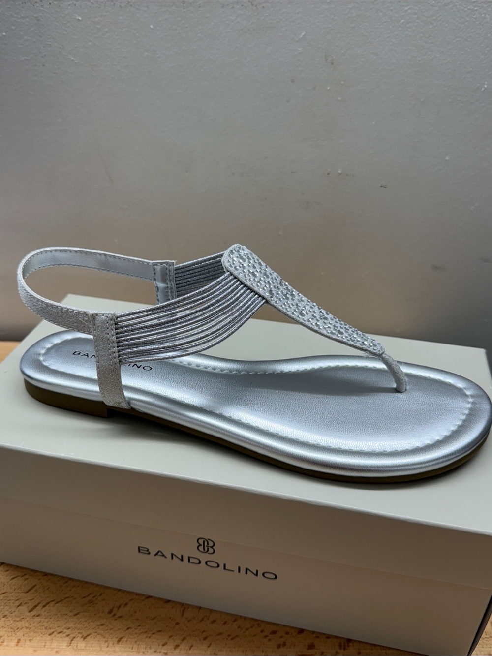 Bandolino KAYTE 2  Silver Rhinestone T-Strap Slingback Sandal Women Size 7